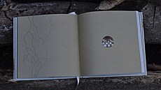 Mchv Mj s ilustracemi Martina Augustna.