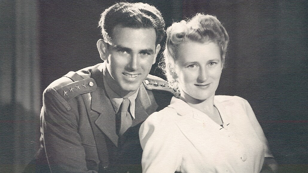 Jiřina Hrubanová s manželem Ottou v roce 1944