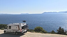 Lefkada, mys Lefkas, dál na jih u� silnice nevede a my otá�íme ná� expedi�ní...