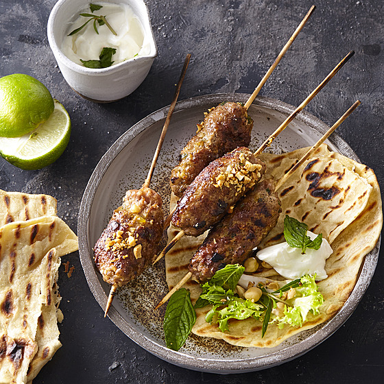 Kofty s cizrnovým salátem