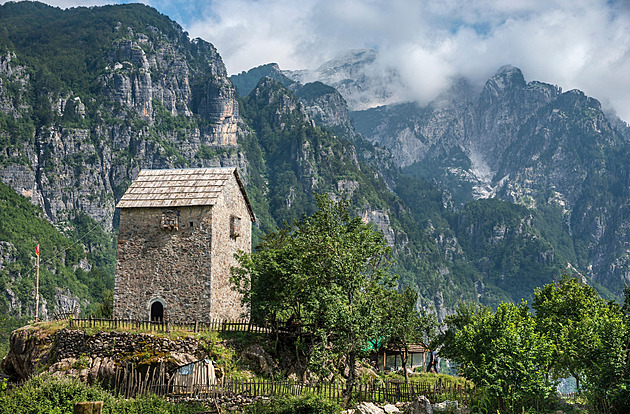 Lanovkou na jedinečný východ slunce. Za aktivní dovolenou vyrazte do Alp nebo k Baltu