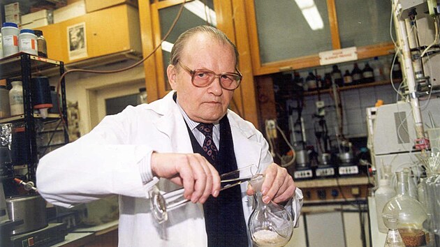 Profesor Antonn Hol