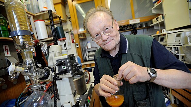 Profesor Antonn Hol