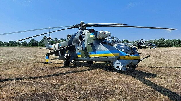 Bojový vrtulník Mi-24, který esko vnovalo Ukrajin