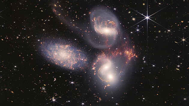 Vesmírný teleskop Jamese Webba: snímek pti galaxií