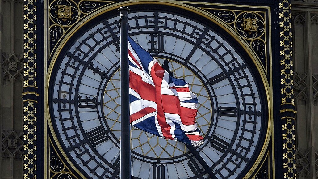 Britská vlajka před Westminstrem (18. dubna 2017).