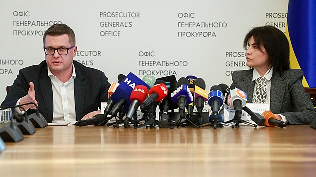 Tiskov konference, kter se zastnili Ivan Bakanov a Iryna Venediktov.