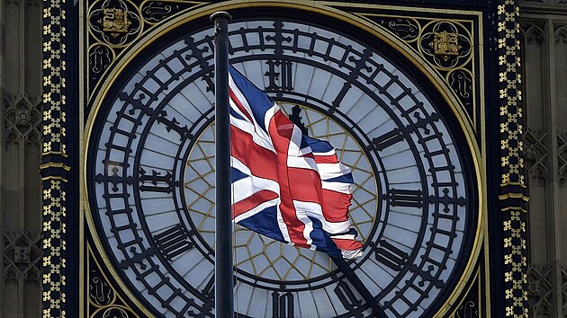 Britská vlajka ped Westminstrem (18. dubna 2017).