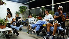 Invalidní vozík lze získat na pojišťovnu, či si pořídit vlastní