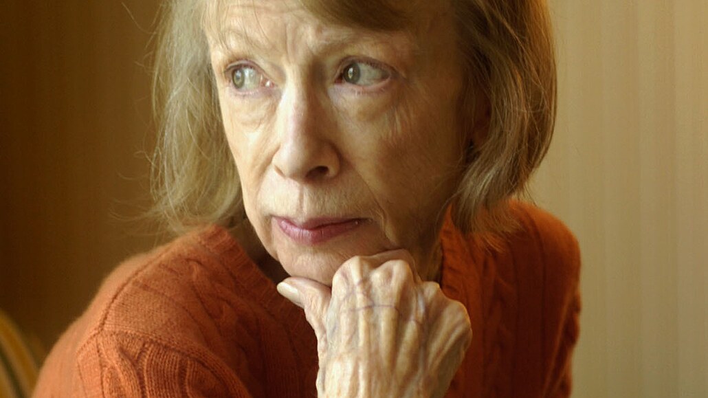 Americká spisovatelka a novinářka Joan Didionová zemřela loni ve věku 87 let