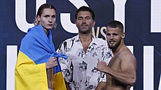 Anthony Joshua na vá�ení rozdával úsm�vy.