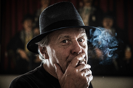 Vlastimil T�e��ák