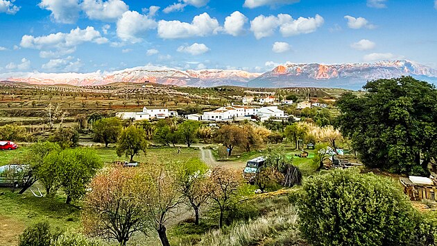 Fanoušky hippie stylu nadchne Rec.On Project ve španělském pohoří Sierra Nevada nedaleko krásného městečka Velez-Rubio.