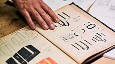 Jan Trakal se p�i práci pro svou zna�ku Alois Ficek nechává inspirovat hlavn�...