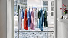 Interiér Symbols zdobí pár citliv� vybraných objekt�, jako je obraz Nicolase...