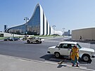 Centrum Hejdara Alijeva v ázerbájd�ánském Baku od irácko-britské architektky...