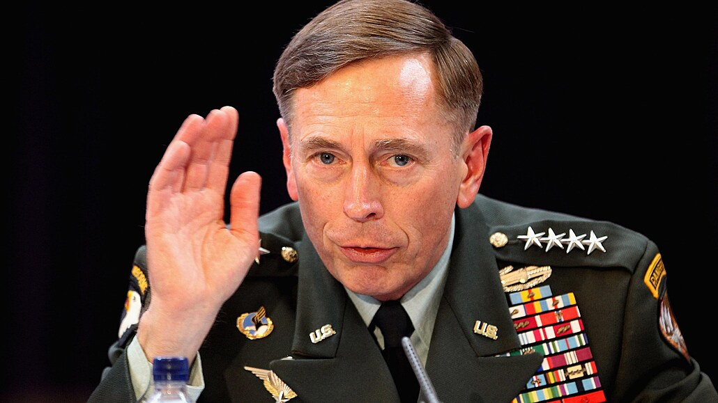 Bývalý ředitel CIA David Petraeus