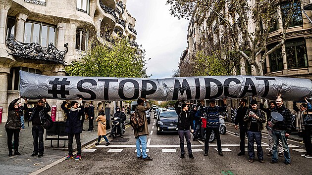 Proti plynovodu Midcat se v roce 2017 protestovalo v centru Barcelony