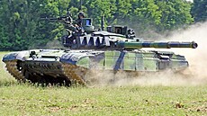 Tank T72 M4CZ pi výcvikové innosti.