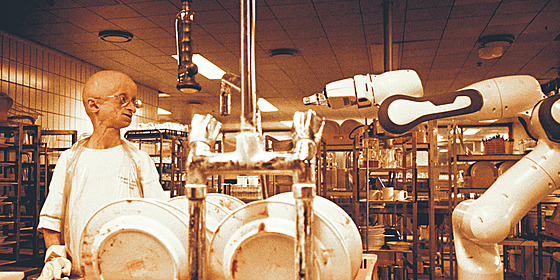 Nová sm�na umýva�� nádobí. Lillemand (Jesper Sorensen) a robot BOB 2.0.