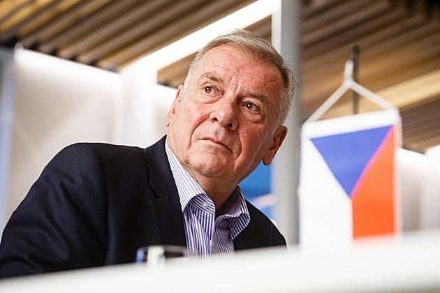 Elektroauta předběhla svou dobu. A sázka na ně coby jedinou cestu nevychází, říká exšéf Škodovky Kulhánek
