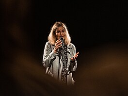 Anna Beata Háblová vydala po poezii a knihách o architektu�e a urbanismu sv�j...