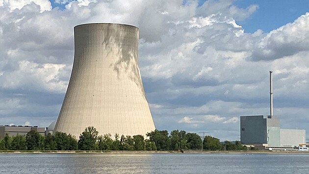 Nmecká jaderná elektrárna v Eschenbachu nedaleko Landshutu.