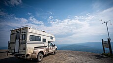 Na�e bydlení na vyhlídce Midnight dome and Dawson city a �ekou Yukon