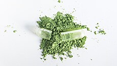 Mezi dětmi letí návykový zelený prášek, prodává se jako „suvenýr“. Stát je bezmocný, řeší regulaci