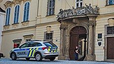 Policie zasahuje na brn�nském magistrátu, p�esn�ji na bytovém odboru a u...