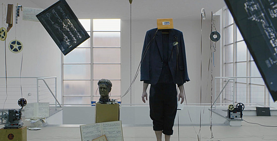 Archeologie a ifrování. Dokumentární opera umouje divákm proplavat ivotem...