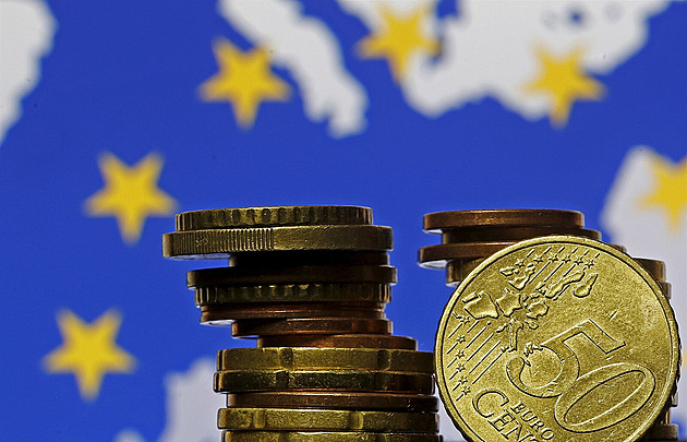Francie začíná projednávat důchodovou reformu, Eurostat zveřejní odhad únorového vývoje inflace v eurozóně