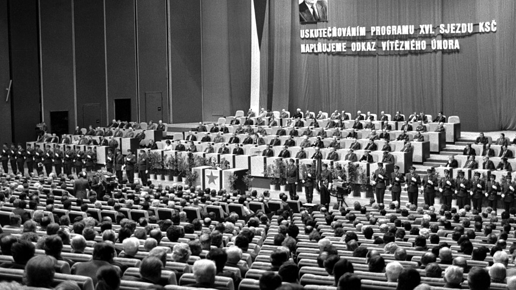 Sjezd KS� v únoru 1983.