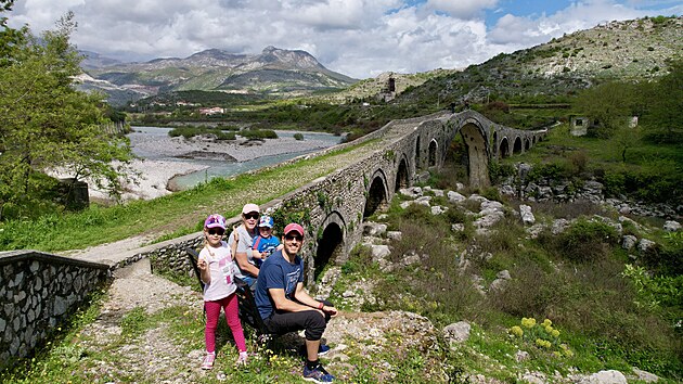 Ura e Mesit, Albánie - historický kamenný most na severu Albánie