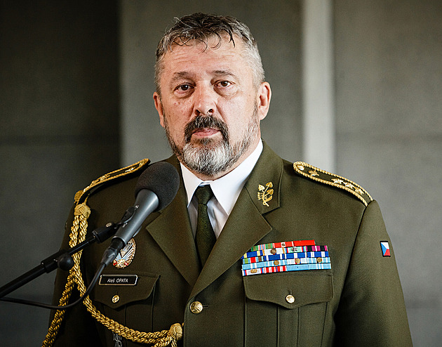 Věřím, že Ukrajina získá zemi zpět, Rusko není supervelmoc, říká generál Opata
