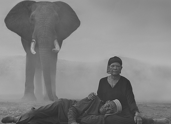 Ve smutné Africe. Nick Brandt: Fatuma, Ali a Bupa, Ke�a 2020.