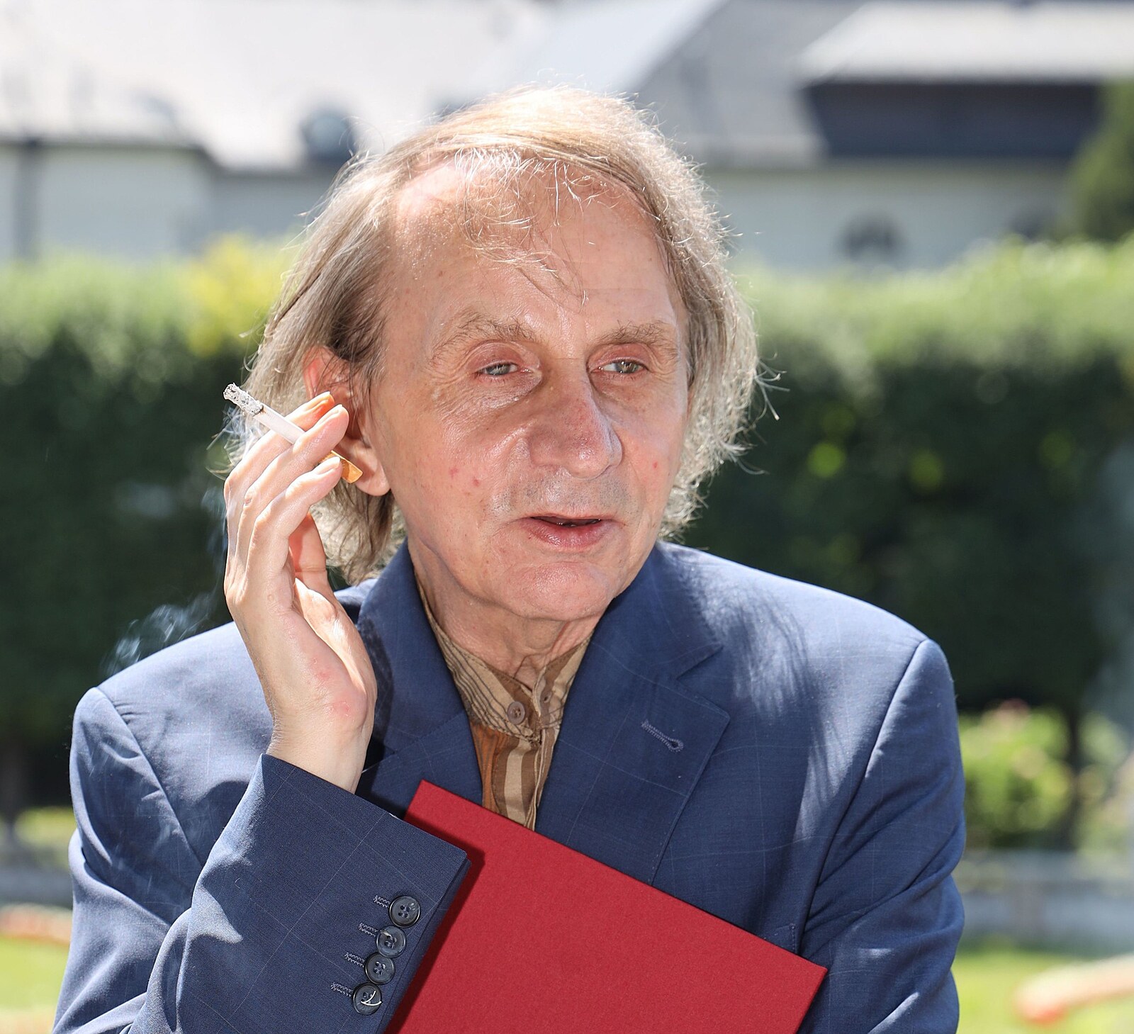 Cynik, provokatér a kronikář zániku. Jaký skutečně je spisovatel Michel Houellebecq?