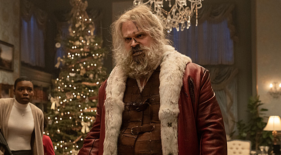 Necht�jte ho na�tvat. Santa Claus (David Harbour) umí být zlý