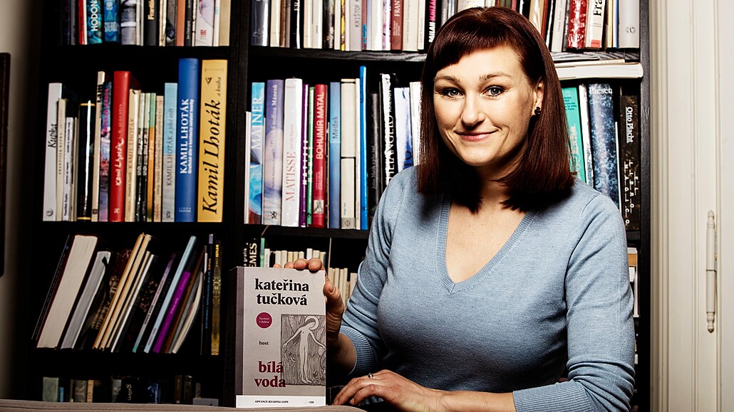 Spisovatelka Kateřina Tučková se svým románem Bílá voda