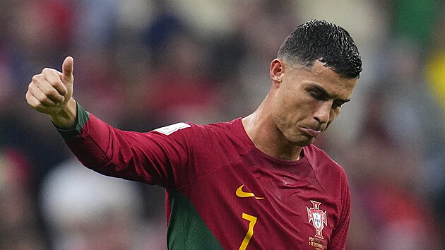 V portugalském týmu to stále vře. Ronaldo ignoroval ranní trénink, štve i  fanoušky. Ti chtějí Ramose | Fotbal | Lidovky.cz