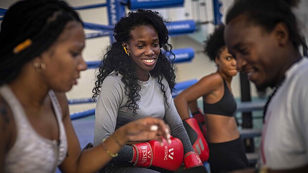 Kubánské ženy se připravují na zapojení do boxerských soutěží.