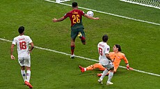 Portugalsko-výcarsko: Ramos zavruje svj hattrick.