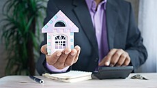 Kdy se vám na rekonstrukci více vyplatí hypotéka a kdy půjčka?