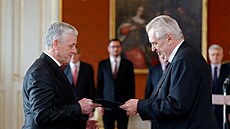 Josef Fiala byl jmenován na Pražském Hradě prezidentem republiky novým ústavním...