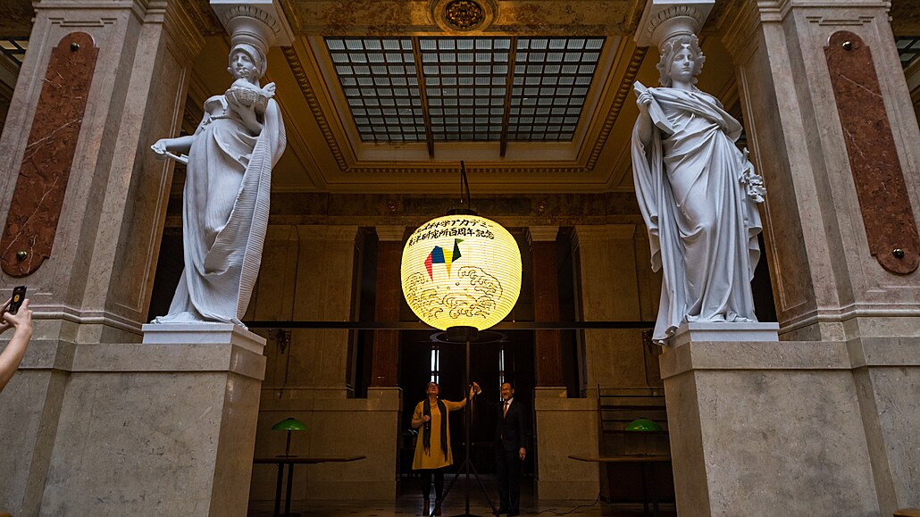 Do pra�ského Salmovského paláce zavítali mist�i tradi�ního japonského �emesla �...