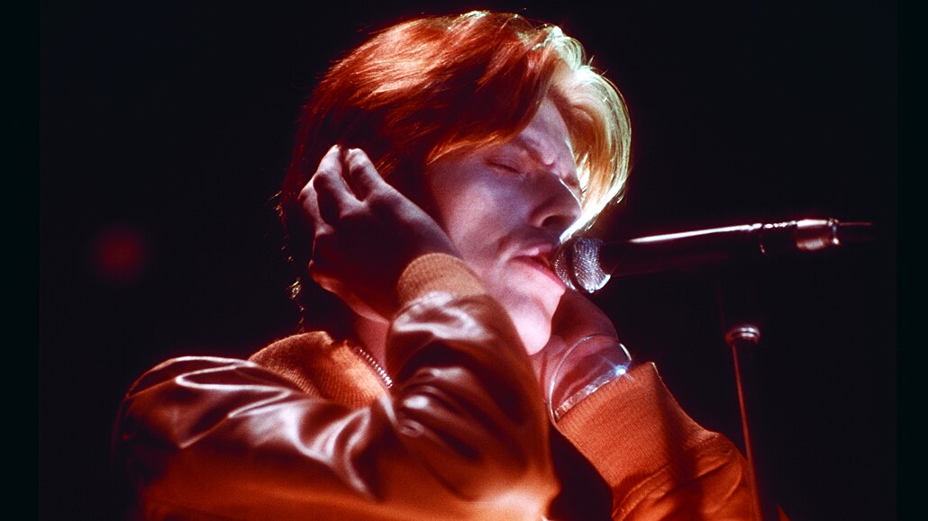 Superstar i umlec. David Bowie ve své osobnosti jako málokdo sluoval...