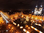 Hlavním lákadlem vánoní Prahy jsou trhy na Staromstském námstí.