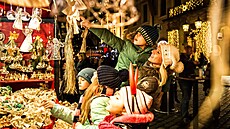 Také Prague City Tourism nabízí vlastní edice suvenýr. Tvoí je lokální tvrci.
