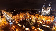 Hlavním lákadlem vánoní Prahy jsou trhy na Staromstském námstí.