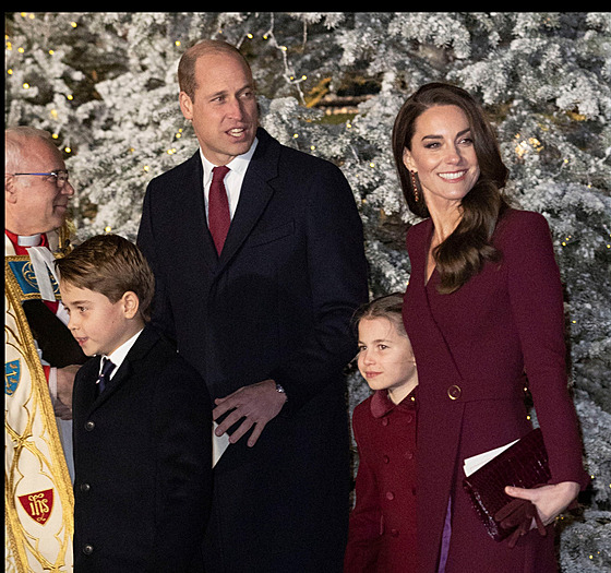 Princ William s manelkou Kate a dtmi picházejí na pedvánoní koncert do...